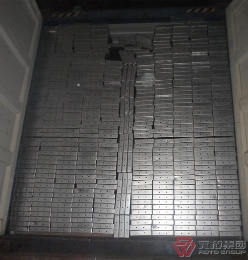 钢跳板整齐排放装车产品展示