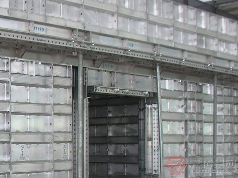 建筑铝合金模板施工方法